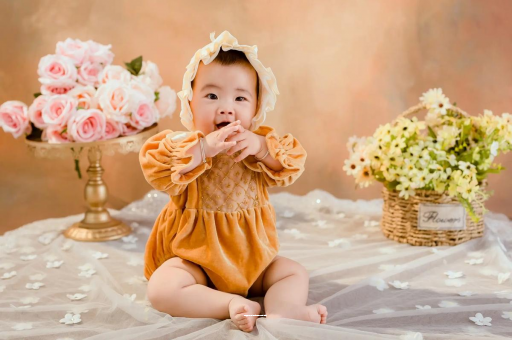 梅州宝宝睡不踏实哼唧扭动